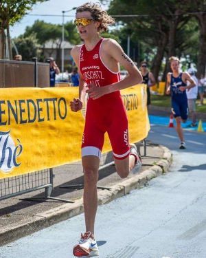 Alexander Urschitz, triathlete, uses PANACEO SPORT PURE as a base for training and recovery